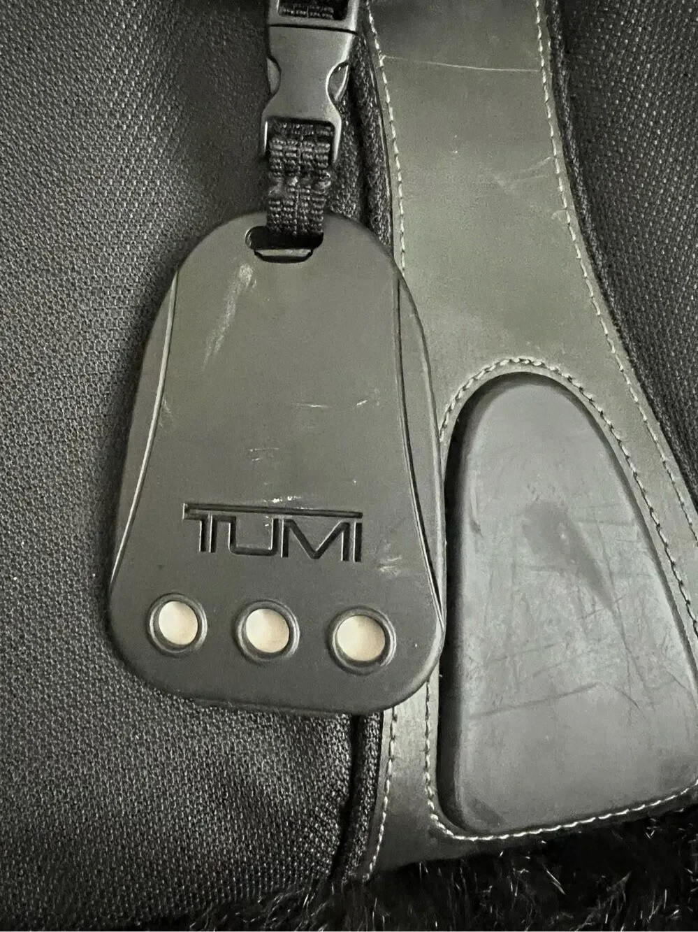 Tumi gently used